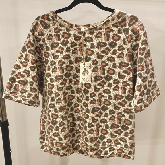 easel Tops - NWT Easel Medium Leopard Cheetah Print Top